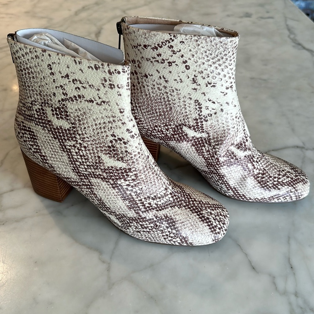 Liendo by Seychelles , beige faux snake skin ankle boots , brand new ,never worn